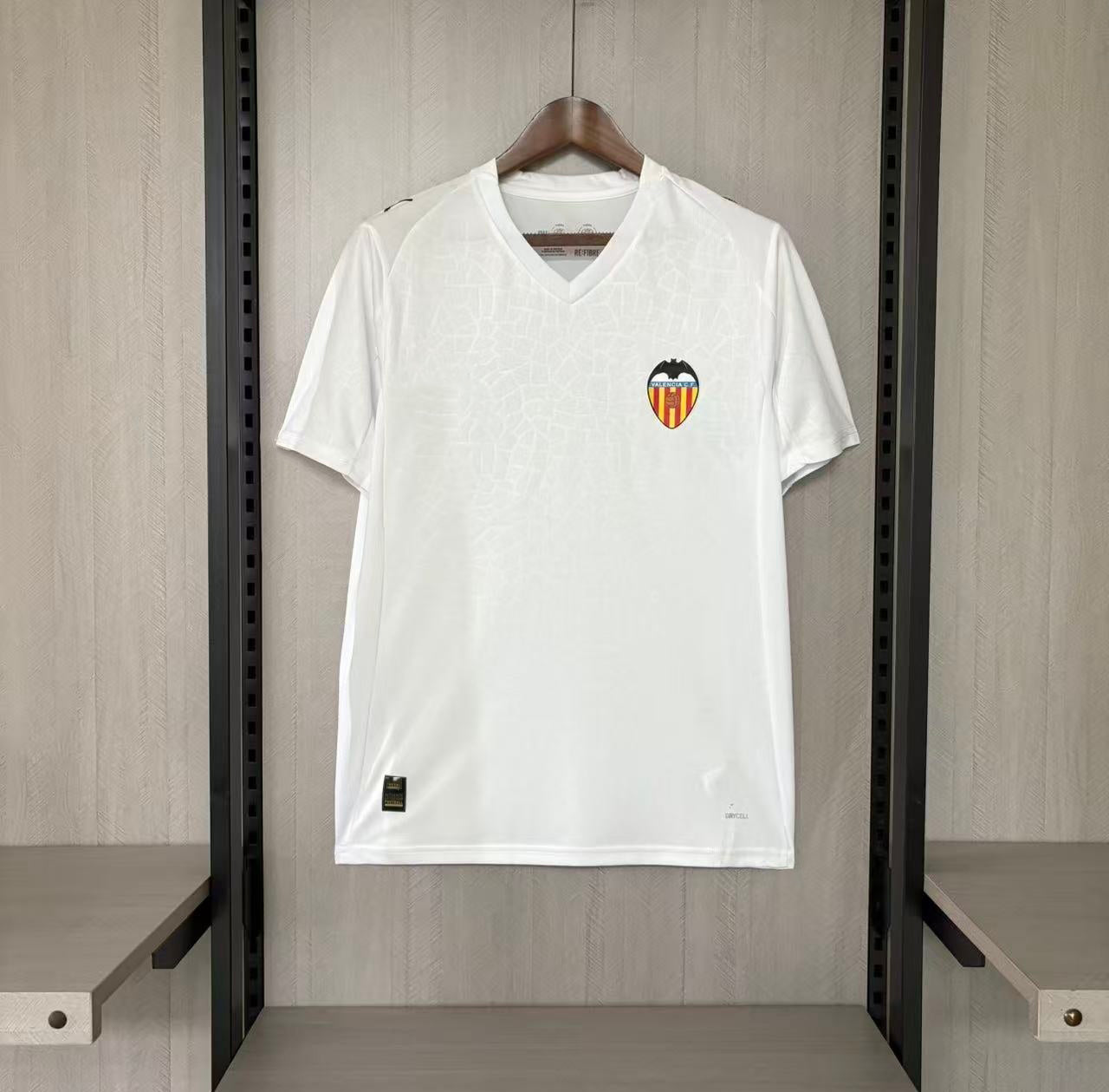 Valencia Heimtrikot 2025/26 (Fanversion)