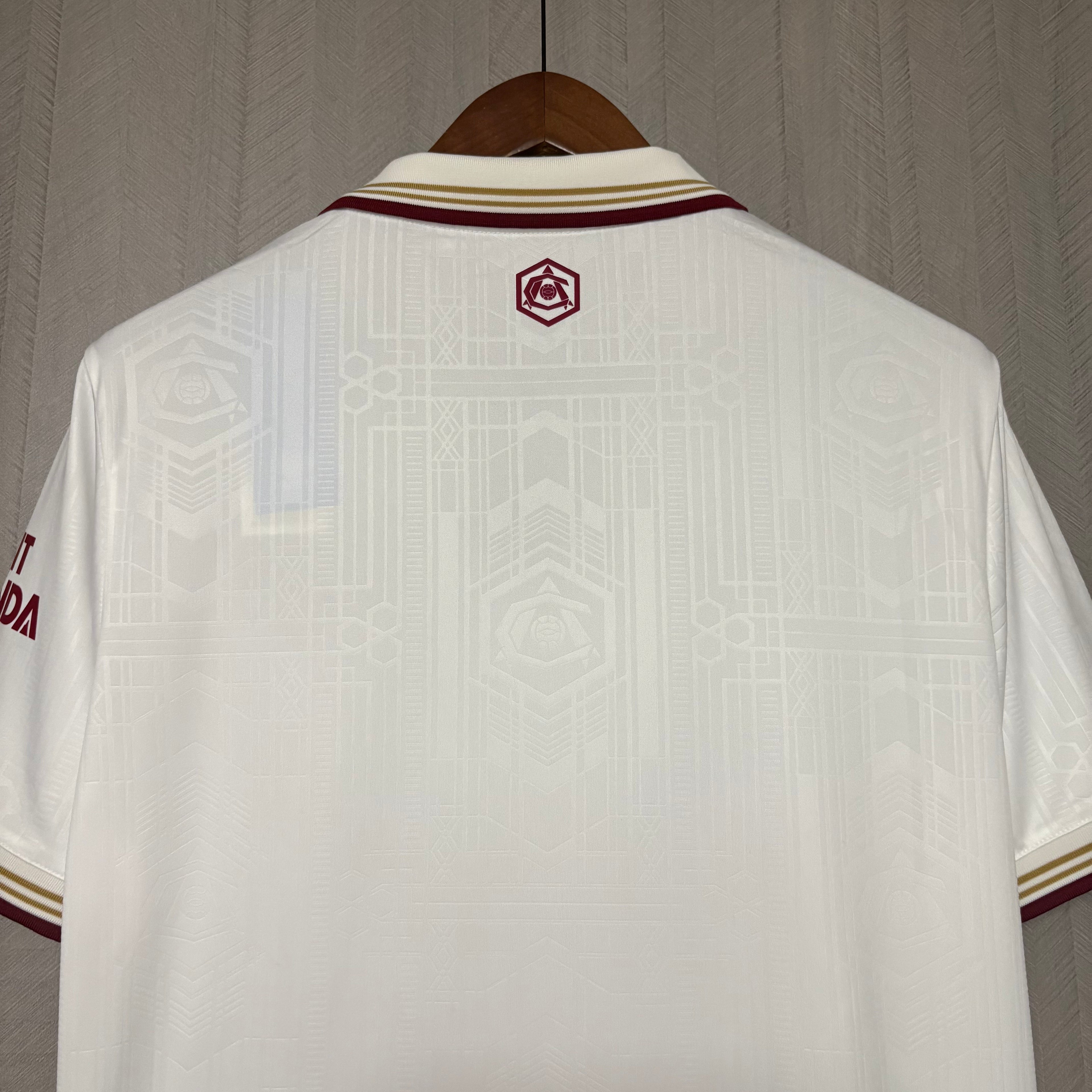 Versión para aficionados visitantes del Arsenal 2025-26