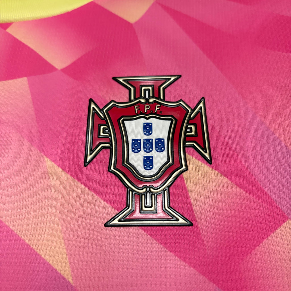 Versión especial para aficionados de Portugal rosa 2026-27