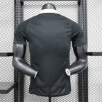 Versión de jugador de portero negro del Bayern Múnich 2024-25