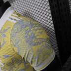 Versión especial del jugador Dragón Amarillo del Real Madrid 2025-26