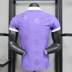 Polo especial del Real Madrid 2025-26, versión morado para jugador