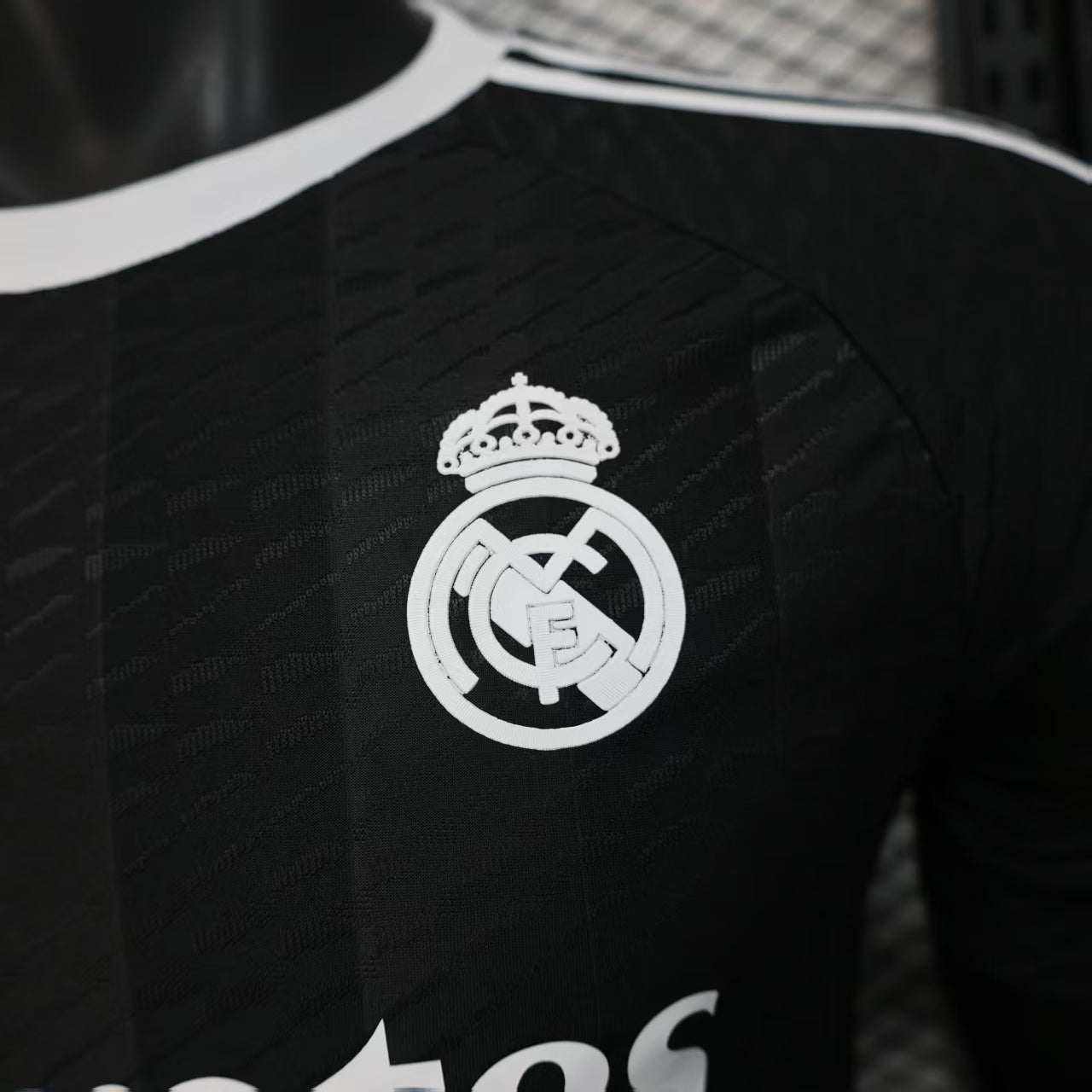 2025-26 Real Madrid Goalkeeper Black Player Size