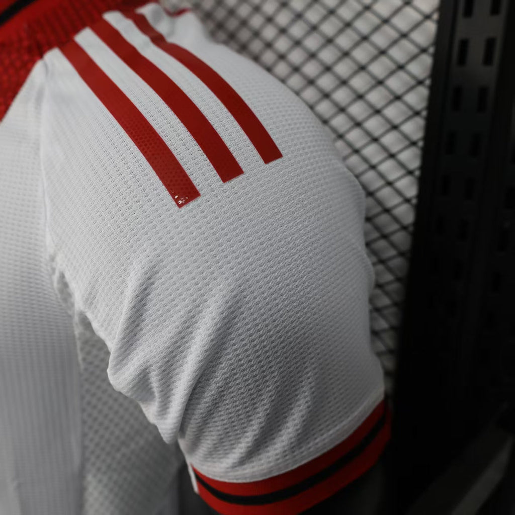 Versión del jugador local del Ajax 2025-26