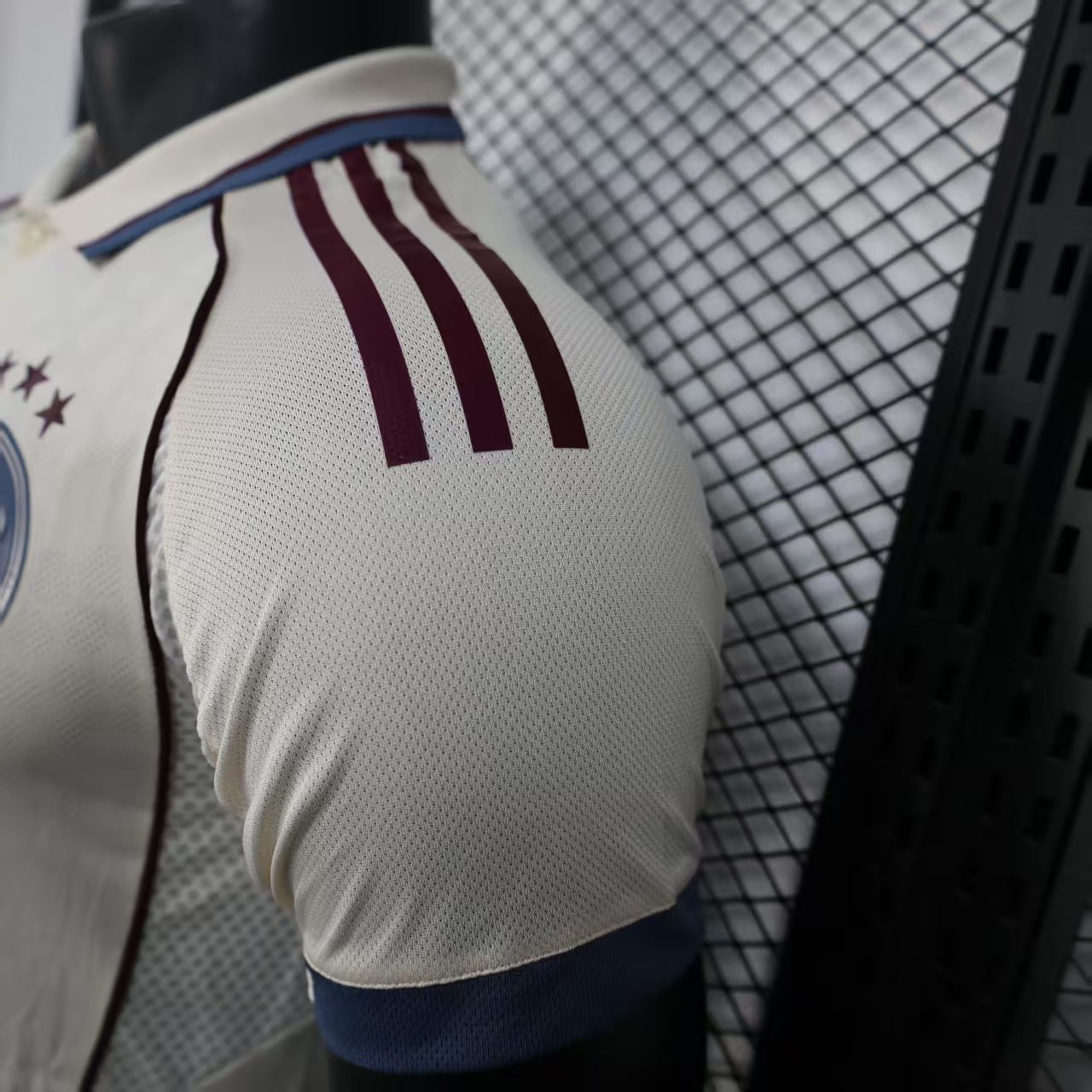 Versión del segundo jugador visitante del Ajax 2025-26