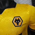 Spielerversion der Wolves-Heimversion für die Saison 2025/26