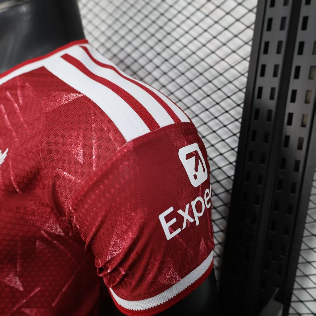 2025/26 Zweiter schwarzer Auswärtsspieler des FC Liverpool